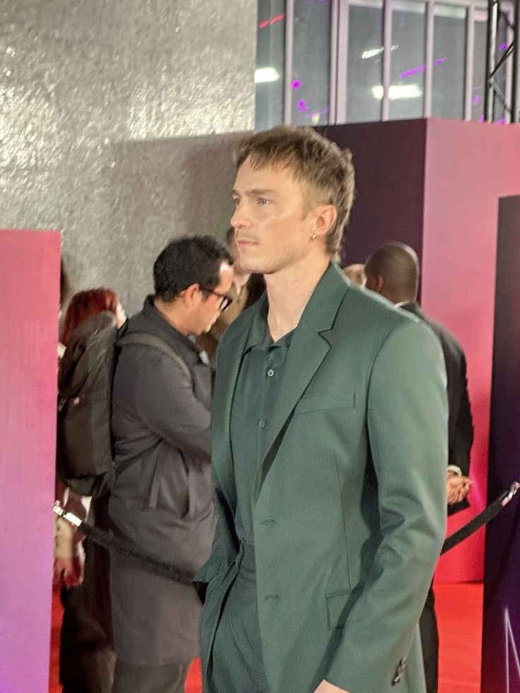 bedcehm's tweet image. DREW STARKEY.