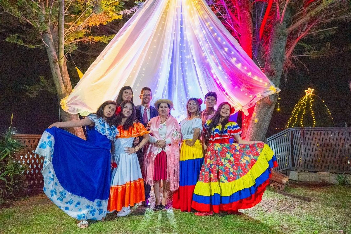 Emb. en Bolivia tweet media