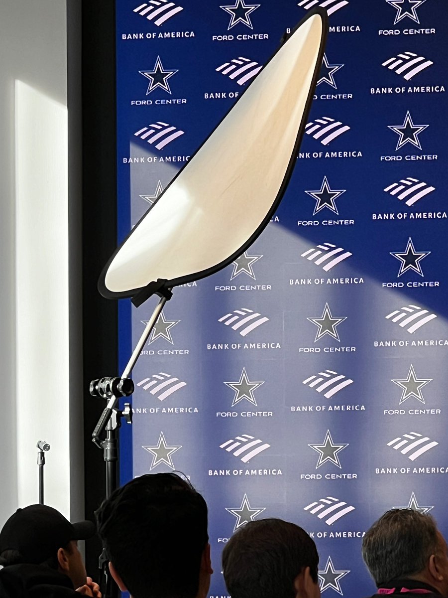 JonahJavad's tweet image. The sun is causing a glare in the Cowboys press conference room.

So there’s a shield to block the sun from Mike McCarthy’s face.

Novel concept.