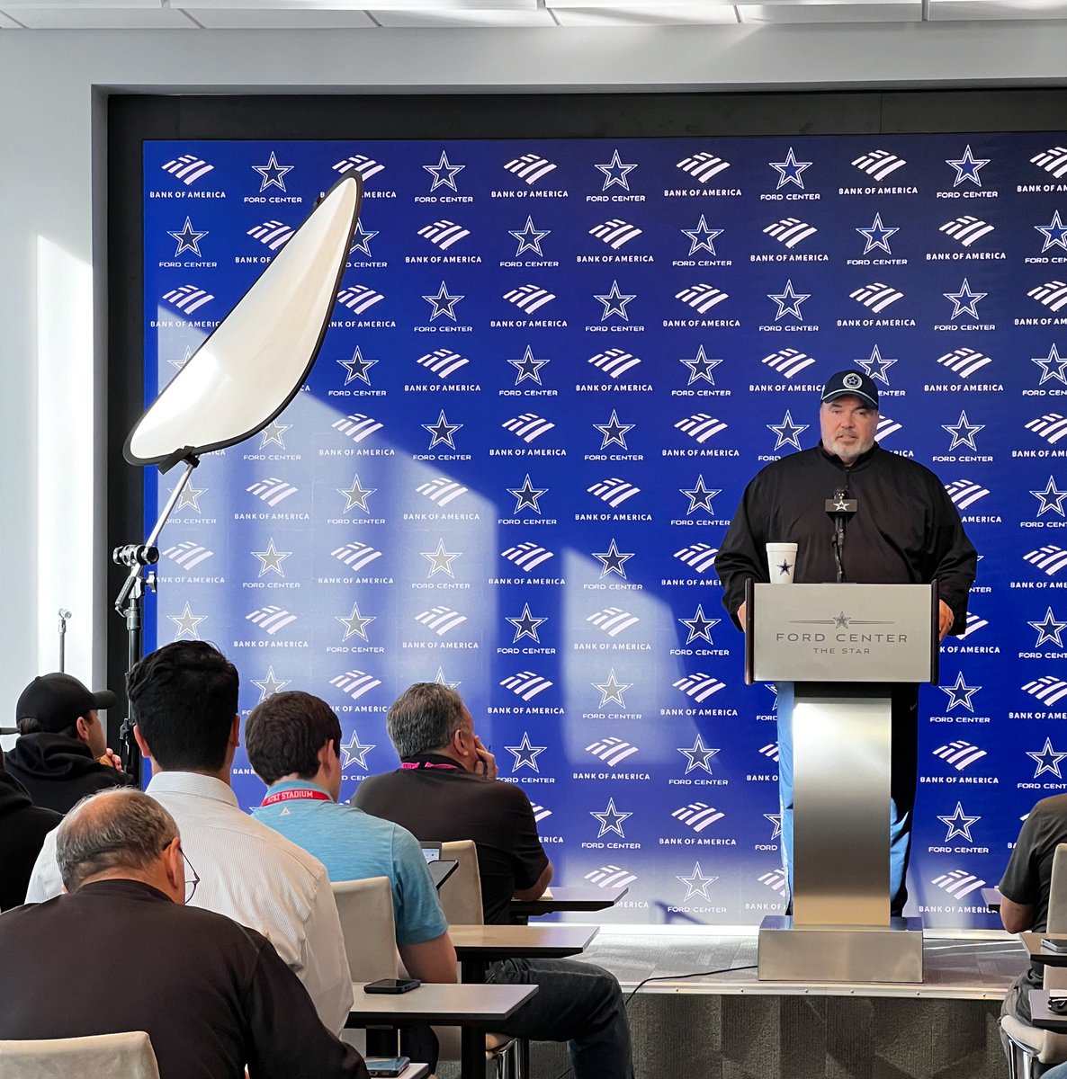 JonahJavad's tweet image. The sun is causing a glare in the Cowboys press conference room.

So there’s a shield to block the sun from Mike McCarthy’s face.

Novel concept.