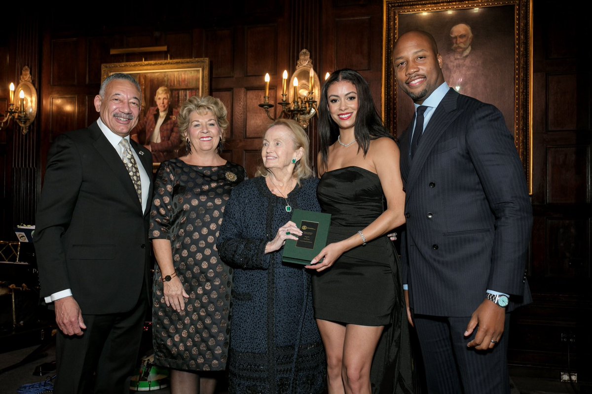 figoreilly's tweet image. As a co-chair for AAIDN’s Diaspora Leadership Gala, we came together to celebrate African American & Irish community while honoring leaders whose legacy embodies our mission of building a better world for future generations through mutual respect, equity, & collaboration.