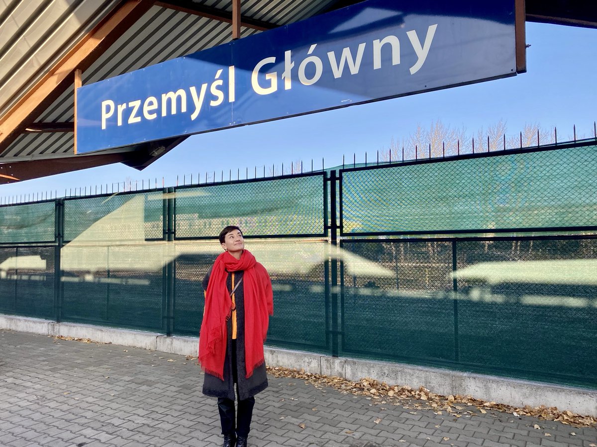 Irène Mingasson (@imingassonue) on Twitter photo 🇪🇺🇺🇦Let’s go to Ukraine! After a stop in Rzeszów, hop on the train that takes us from Przemyśl to Kyiv, where I will check on the team, talk to partners, listen&learn a lot. Our <a href="/EU_FPI/">EU Service for Foreign Policy Instruments 🌐</a> Rapid Response support is multifaceted, unwavering and that’s #EUForeignPolicy in action! 🇪🇺🇺🇦Let’s go to Ukraine! After a stop in Rzeszów, hop on the train that takes us from Przemyśl to Kyiv, where I will check on the team, talk to partners, listen&learn a lot. Our <a href="/EU_FPI/">EU Service for Foreign Policy Instruments 🌐</a> Rapid Response support is multifaceted, unwavering and that’s #EUForeignPolicy in action!