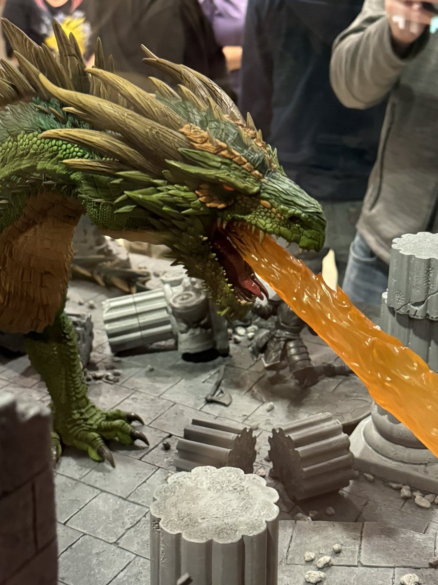 crasis's tweet photo. Photos can’t quite prepare you for the sheer size &amp; detail of the #MythicLegions dragon in person. This thing repeatedly had my jaw drop throughout the weekend at LegionsCon. Over 50 points of articulation, satisfying clicky ratchet joints, gorgeous paint, and stretch goals TBA… https://t.co/TEtod5GR8u
