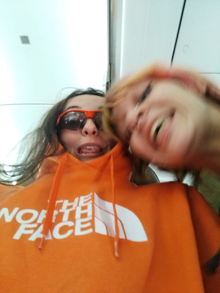 AmperioNoVatio's tweet photo. Los mejores selfis de valeria y yo en el proceso del viaje jajajaja https://t.co/juWj1ayzf6