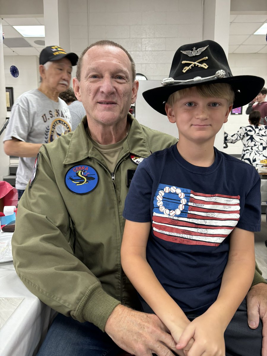 Tucker got to spend the morning with our favorite veteran at <a href="/OCESchiefs/">OCES Chiefs</a> today. Thank you for your service, Dad! 🇺🇸❤️🤍💙