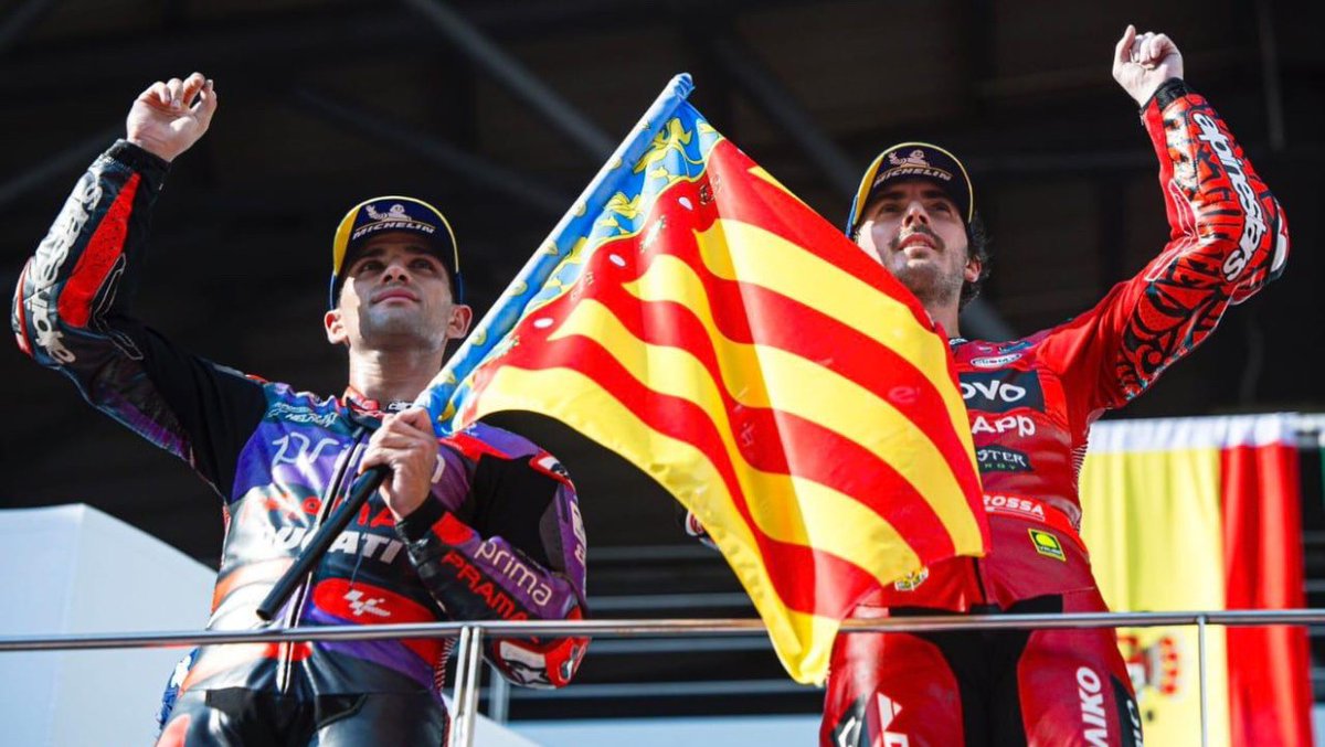 Nuestros colaboradores en @motogp y equipo en el que corre nuestro piloto en el nuevo y próximo film de <a href="/4CatsPictures/">4 Cats Pictures</a>, ‘#ídolos’, han lanzado una campaña para ayudar a los damnificados de Valencia.
.
gofund.me/da5fcefa #AsparteamXValencia
❤ #JuntosXValencia <a href="/AsparTeam/">Aspar Team</a>