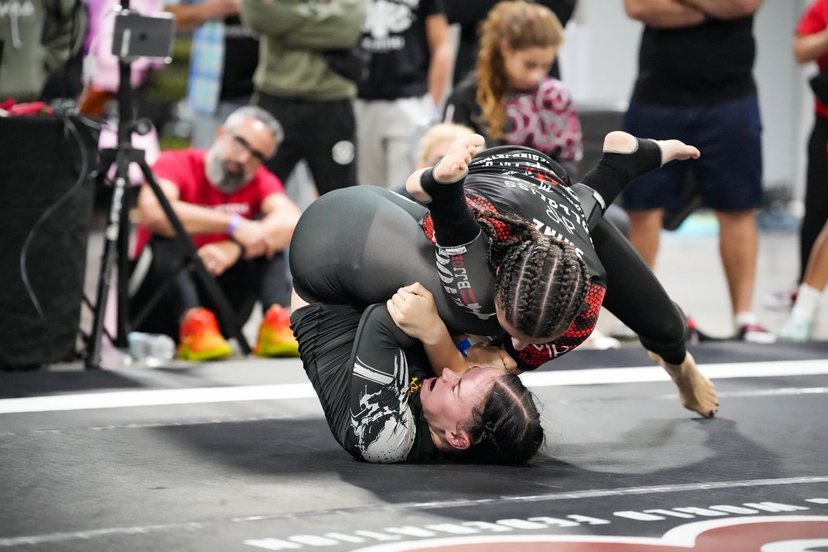 PersiaPierce's tweet image. ADCC Miami 11/9/2024. 4th place in Female/Adult/Intermediate/-60 kg. 2 losses, 2 wins. Only get better from here🙏💪

First 2 📸: @mikecalimbas 

#adcc #miami #florida #brazilianjiujitsu #jiujitsu #competition #intermediate #bluebelt #competitor #athlete #athletic #4thplace
