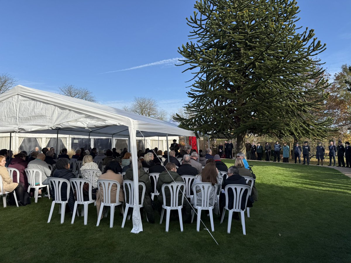 SandraSpeller1's tweet photo. Very moving @Leic_hospital #RemembranceDay service this morning in the beautiful #SecretGarden @ Glenfield Hospital. So lucky to have such a wonderful space for patients &amp; staff https://t.co/qJYT8p5LQQ