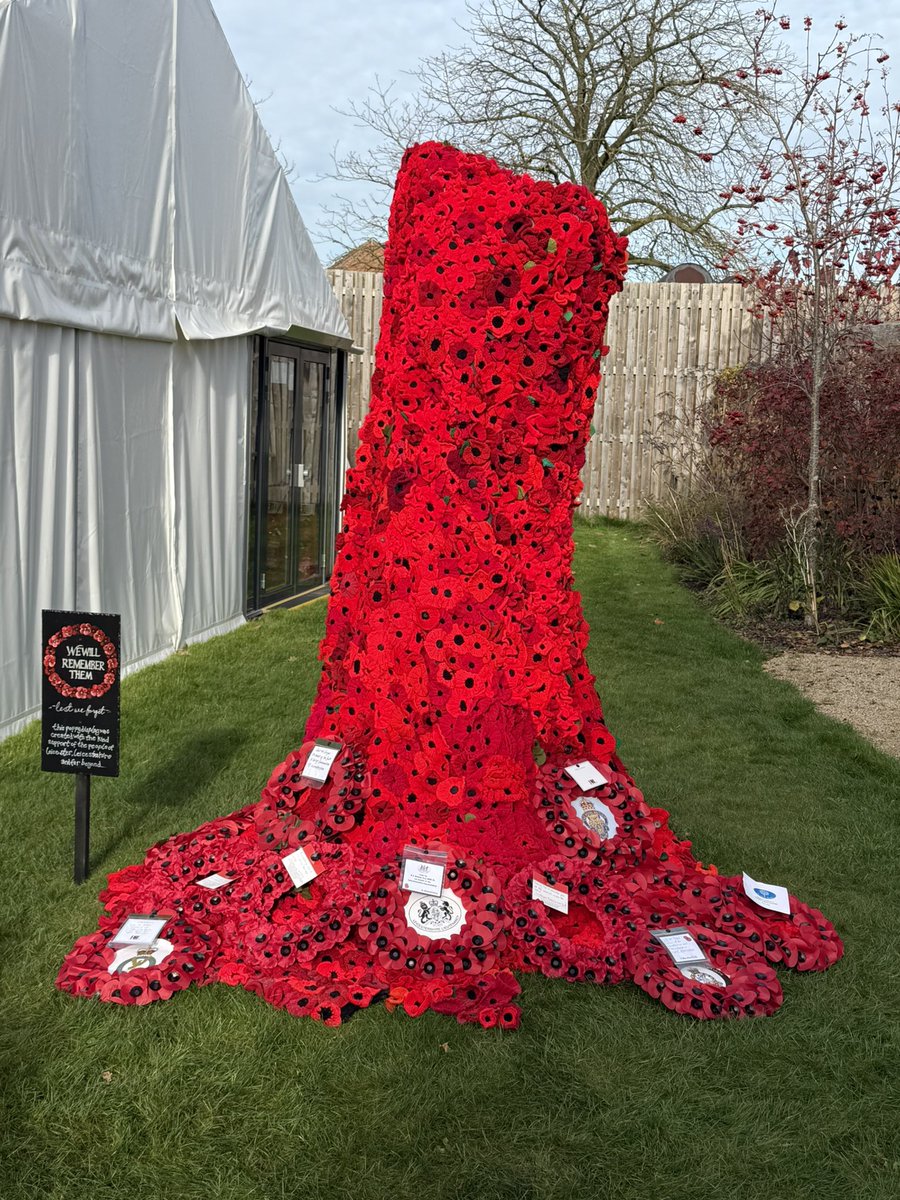 SandraSpeller1's tweet photo. Very moving @Leic_hospital #RemembranceDay service this morning in the beautiful #SecretGarden @ Glenfield Hospital. So lucky to have such a wonderful space for patients &amp; staff https://t.co/qJYT8p5LQQ