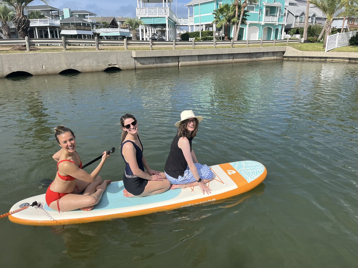 Danielle Antosh tweet media