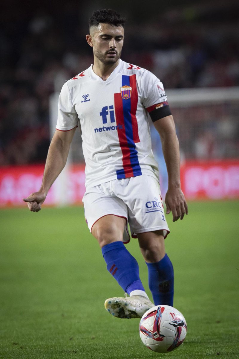 🔵🔴 <a href="/sergio_ortu8/">Sergio Ortuño Díaz</a>, capitán del <a href="/CD_Eldense/">CD Eldense</a> 

👏🏻 “Momento de estar más unidos que nunca y de confiar en nosotros. Tenemos un reto por delante diferente al de los últimos años pero igual o más ilusionante”

🧐 De lo más positivo del sábado, la vuelta de Sergio al centro del campo