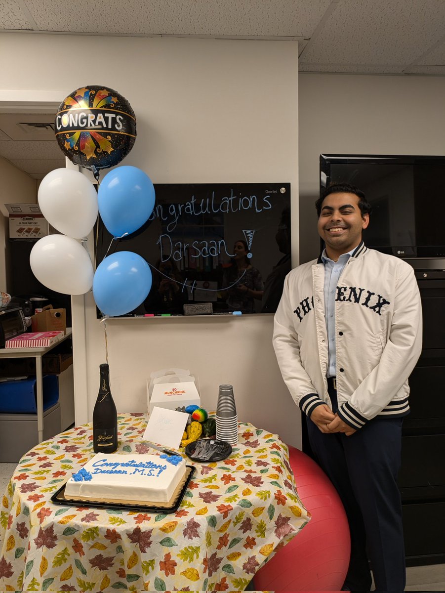 westboundsigned's tweet image. Congratulations to Darsaan for defending his master&apos;s thesis!🎉 He&apos;s the 1st student to graduate from the lab 🎓