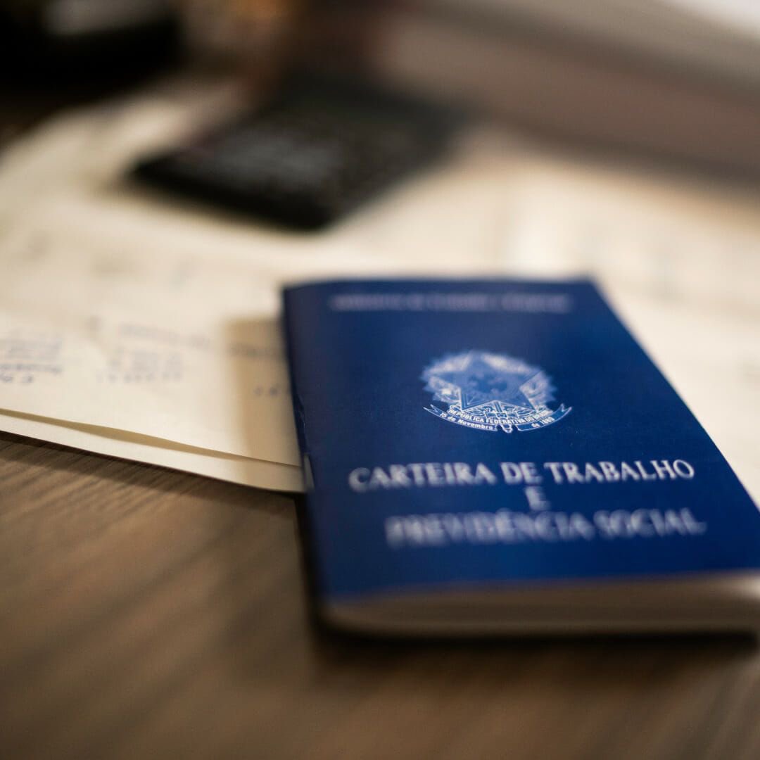 choquei's tweet image. 🚨ATENÇÃO: O Ministério do Trabalho afirmou que considera “plenamente possível e saudável” a redução da jornada de trabalho de 44 horas semanais – carga horária de trabalhadores que fazem a escala 6x1 no Brasil.