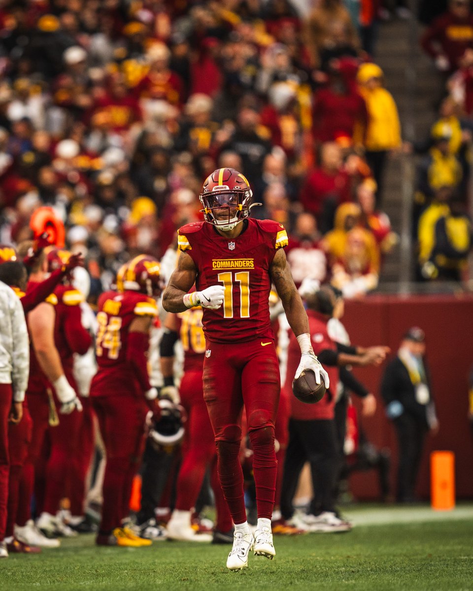 Commanders's tweet image. .@ChinnJeremy2 during #PITvsWAS 🔥

▫️ 12 TKL
▫️ 1 INT
▫️ 1 FR