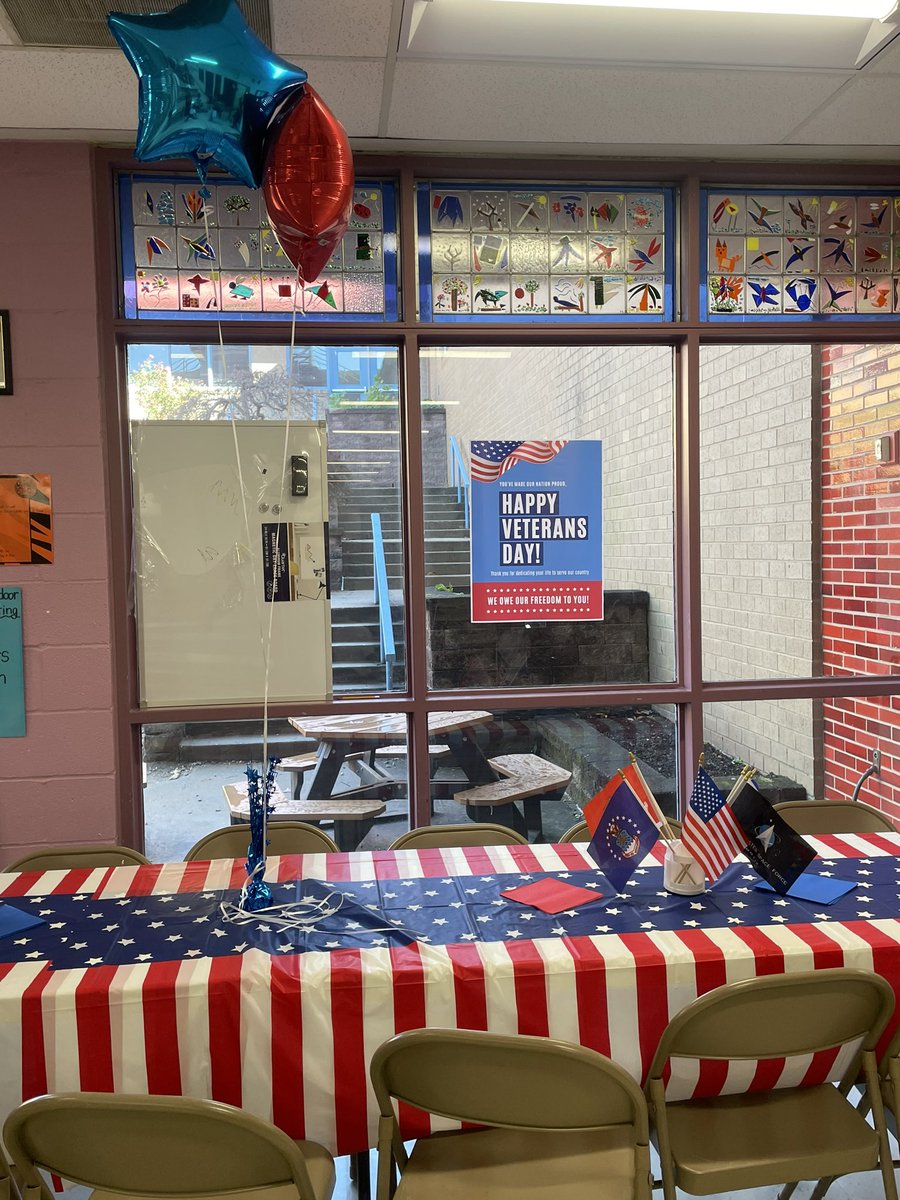 HES was thrilled to welcome our Veterans today! Students loved eating lunch alongside our real life heroes! TY to our Veterans for your service! A huge shout out to our PTA for making it all happen! ❤️🇺🇸