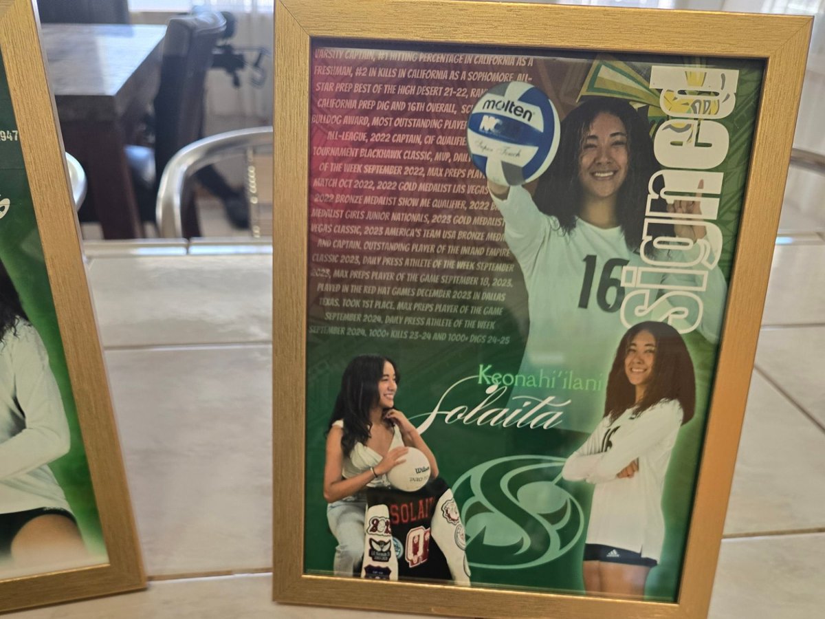 SamoanKitty's tweet photo. Thank you so much @MrzFinau We LOVE these lifetime keepsake. PRICELESS! 🤗❤️🏐 Getting ready for signing day 11/13/24 for @KeonahiilaniS https://t.co/tnfLw3ON3u