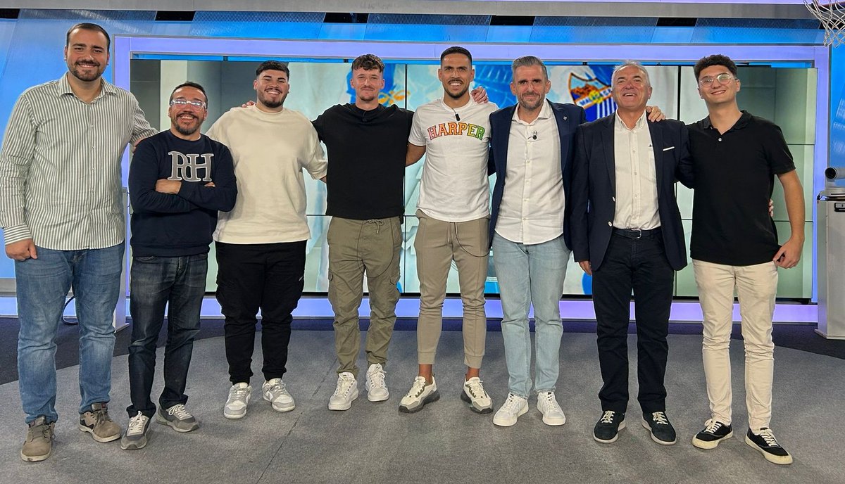 💙 Hasta aquí #ÁreaMalaguista de este lunes, donde analizamos la victoria ante el Cartagena y charlamos con José Recio y Céspedes

👋🏻 ¡Nos vemos el próximo lunes!

▶️ Puedes volver a verlo: 
youtu.be/xpGX4HDPsLE?si…
  #MálagaCF