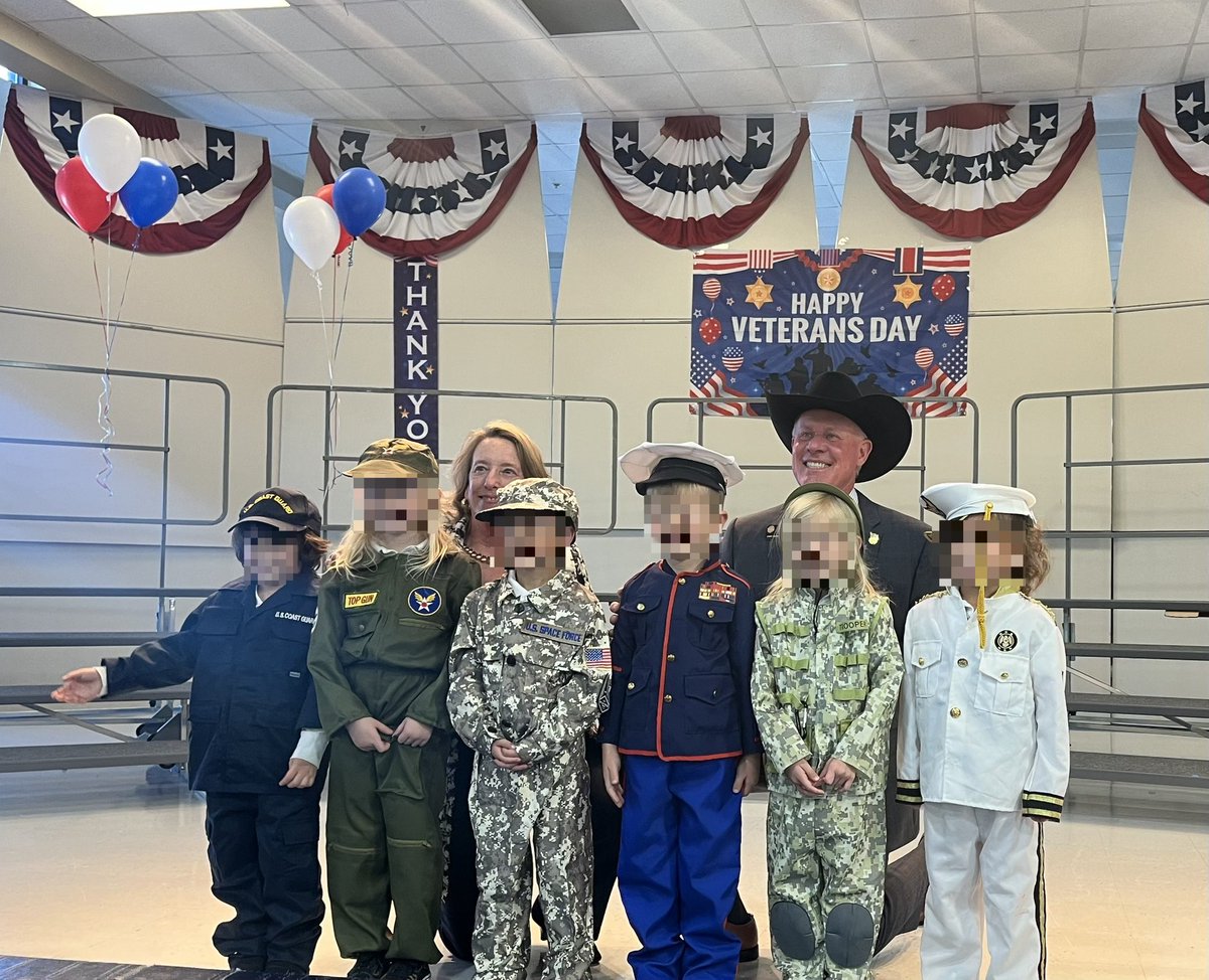LisaFrizellSD2's tweet photo. Today is a day to honor the dedication, sacrifices, and commitment of the brave men and women who serve or have served in the Armed Forces. Thank you for your service to this great nation๐บ๐ธ
#copolitics
#coleg
#mighty19 https://t.co/kq9lEvGgpi