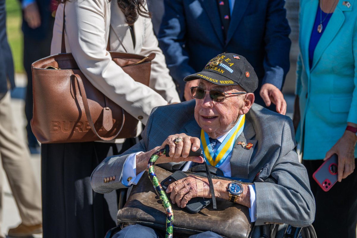 MCoEFortBenning's tweet image. “Freedom is never free.” — Unknown. Let’s remember the sacrifices that allow us to live freely. Happy Veterans Day! 

#VeteransDay #SoldierForLife