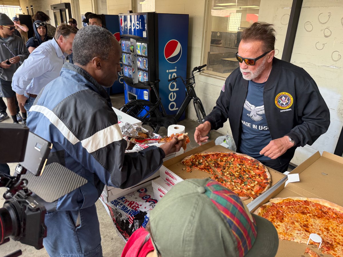 Arnold Schwarzenegger tweet media