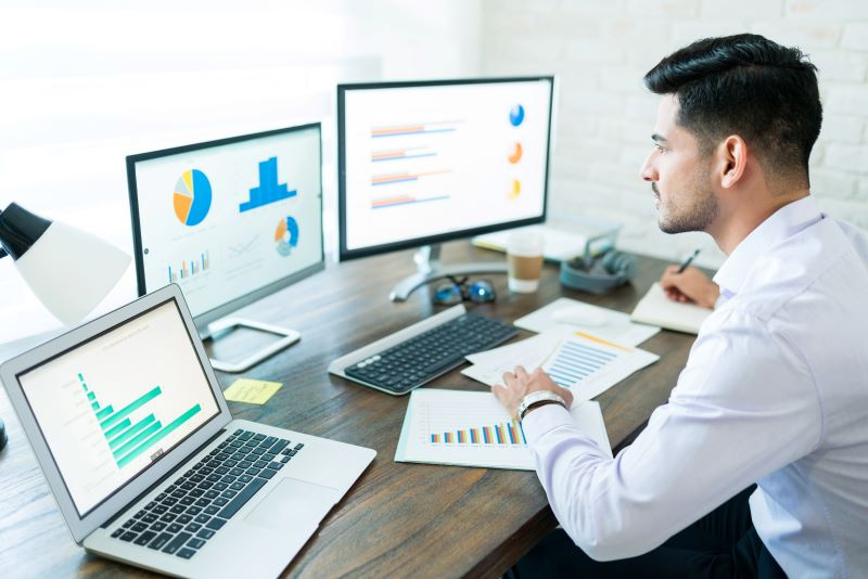 GrantGuru's tweet photo. Small Business Skills and Training Boost. It offers a 20% tax deduction for external training courses delivered to employees by approved providers. IFind out more ▶️https://t.co/4MA1NC4r9V  #smallbusiness #digital #skillup https://t.co/Qz22YB7COG
