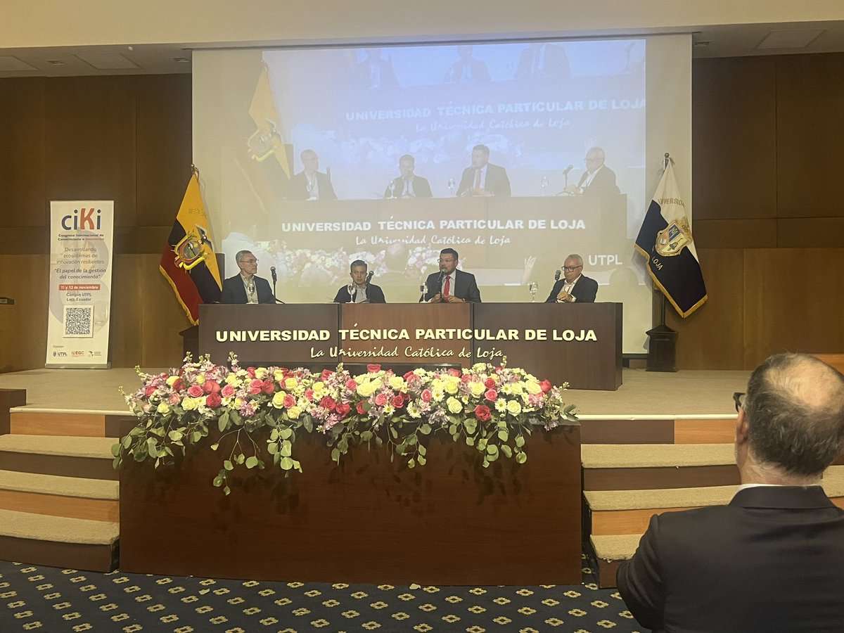 utplvinculacion's tweet photo. 🌱 Ahora tenemos el panel "Innovación Sostenible: Gestión del Conocimiento en Ecosistemas de Negocios" con expertos como Santiago Gutiérrez, Pedro Villamar y Eduardo Giugliani.

🤝 Una oportunidad única para aprender de los líderes en sostenibilidad e innovación.
#CIKI2024 https://t.co/dNTQLgrqpE