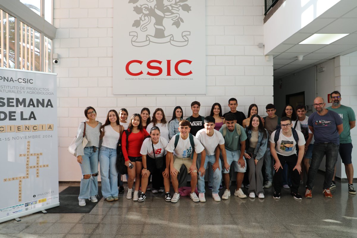 ipnacsic's tweet photo. Hoy, dentro de las #SCIC24, nos ha visitado alumnado del IES Cruz Santa de Los Realejos que ha podido aprender (y divertirse) con los talleres que hemos preparado para que se sientan como auténticos científicos por un día 🧪🔬🦠
 
#SomosCiencia #somosinnovación #semanacienciaCSIC https://t.co/sQRnXmMr5y