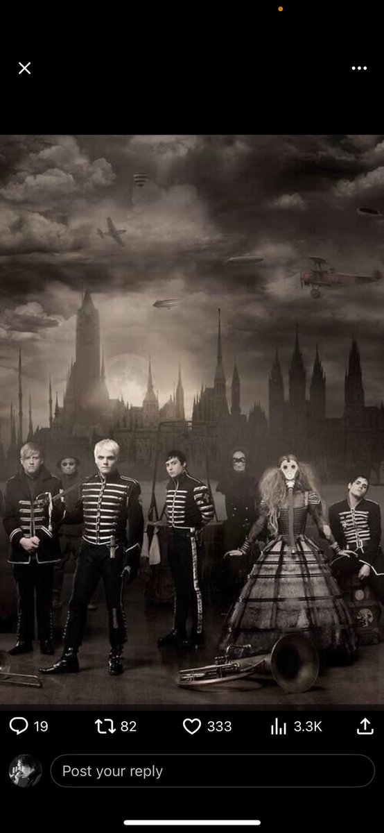 v1ce_v3rsa_'s tweet photo. ITS THE BACKGROUND OF THE BLACK PARADE GUYS #mcrtwt #mcr https://t.co/7DdfFTMFNR