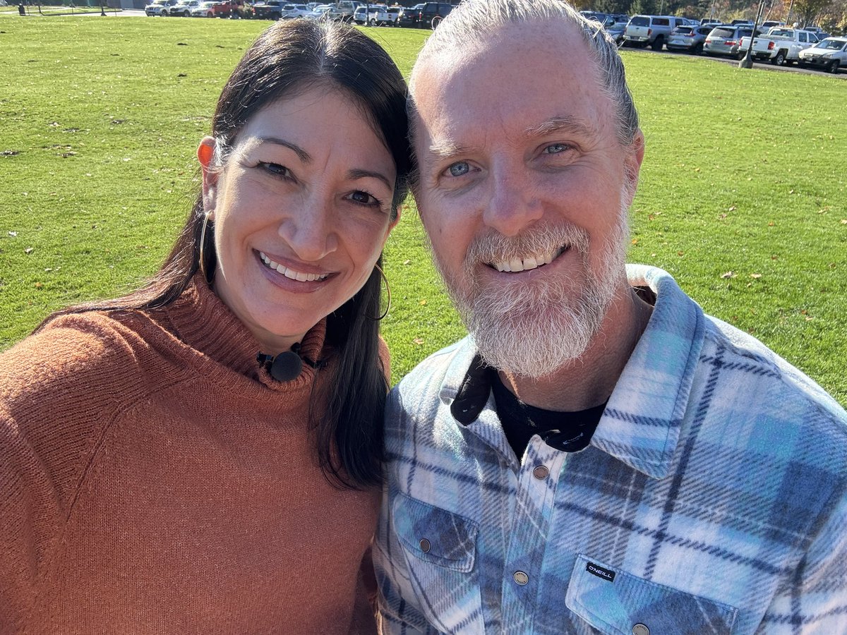 tessatoddmorgan's tweet photo. I was so lucky to have this one join as my “assistant” for a full day workshop with a great group in Olympia ✔️ Hoppin on a plane with a full heart grateful we decided to stay and play for the weekend 🩵 #findyourtriessence #eventprofs #LeadershipDevelopment https://t.co/MwnhEotPuc