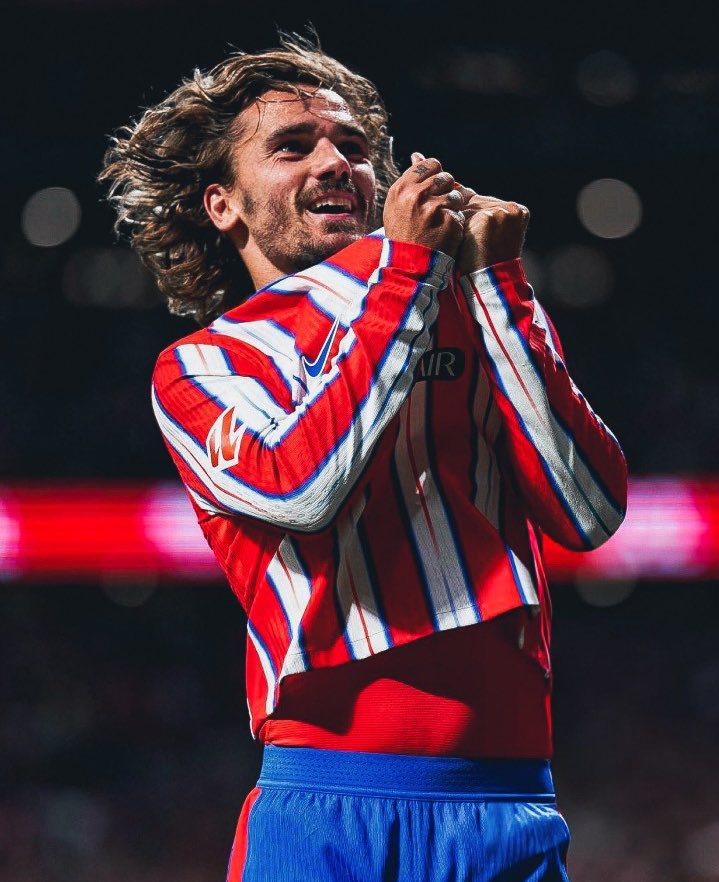 correismoenvena's tweet photo. 2014-2019 2021-2025 
Ídolo @AntoGriezmann https://t.co/iaz4dL4tGR