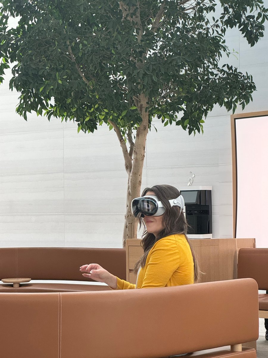 Samantha In Real Life tweet media