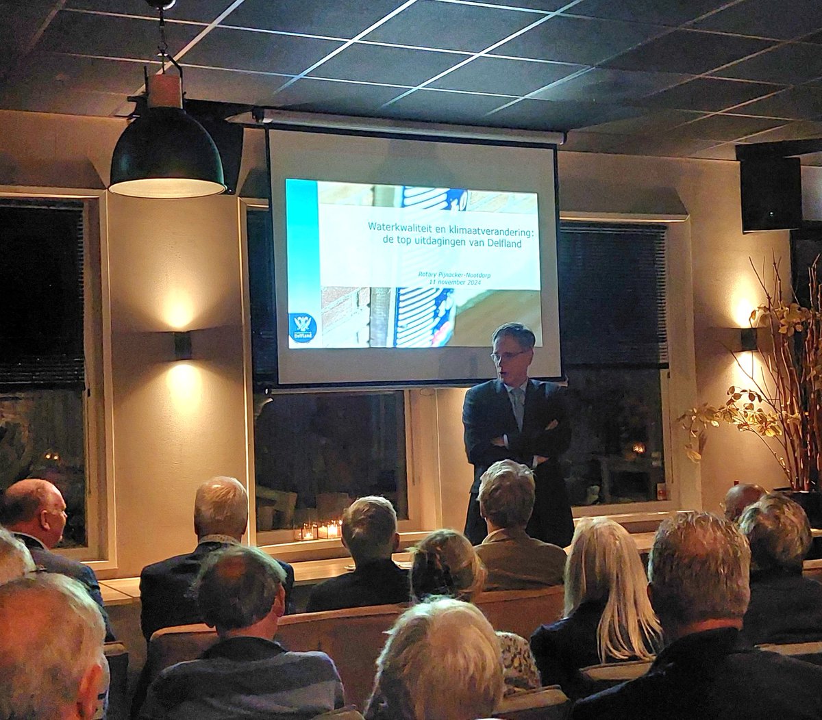 cdadelfland's tweet photo. Dijkgraaf Piet-Hein Daverveldt hield een overtuigend betoog over de uitdagingen van Delfland. Hoe zorgen we voor schoon water en vangen klimaatveranderingen op. https://t.co/tprW5GDF0D
