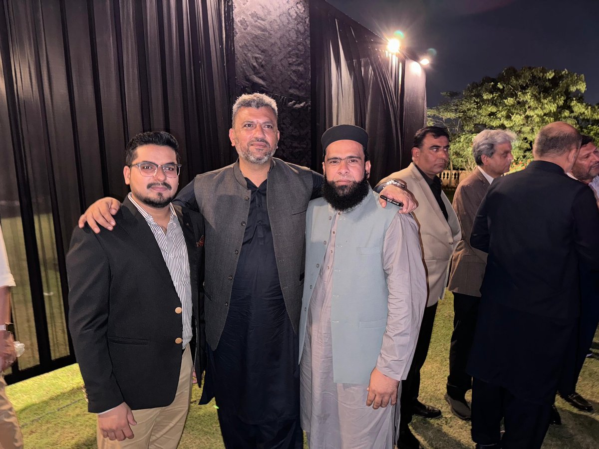 MPA_NaseerAhmed's tweet photo. *چیئرمین ایم کیو ایم و وفاقی وزیر تعلیم سائنس اینڈ ٹیکنالوجی ڈاکٹر خالد مقبول صدیقی کی کاوشوں سے پاکستان انسٹیٹیوٹ آف فیشن اینڈ ڈیزائن #PIFD کراچی چیپٹر کی افتتاحی تقریب 

#MQMPakistan #MPA_Naseer_Ahmed #PS_118 https://t.co/mlJLjsZKGn