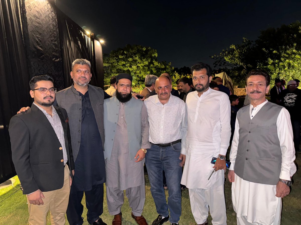 MPA_NaseerAhmed's tweet photo. *چیئرمین ایم کیو ایم و وفاقی وزیر تعلیم سائنس اینڈ ٹیکنالوجی ڈاکٹر خالد مقبول صدیقی کی کاوشوں سے پاکستان انسٹیٹیوٹ آف فیشن اینڈ ڈیزائن #PIFD کراچی چیپٹر کی افتتاحی تقریب 

#MQMPakistan #MPA_Naseer_Ahmed #PS_118 https://t.co/mlJLjsZKGn