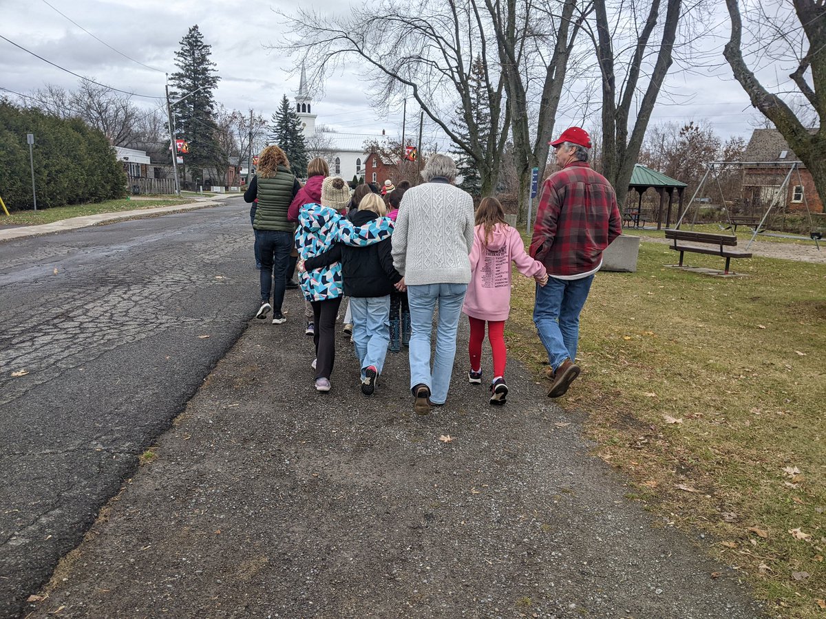 GRADE 4/5 tweet media