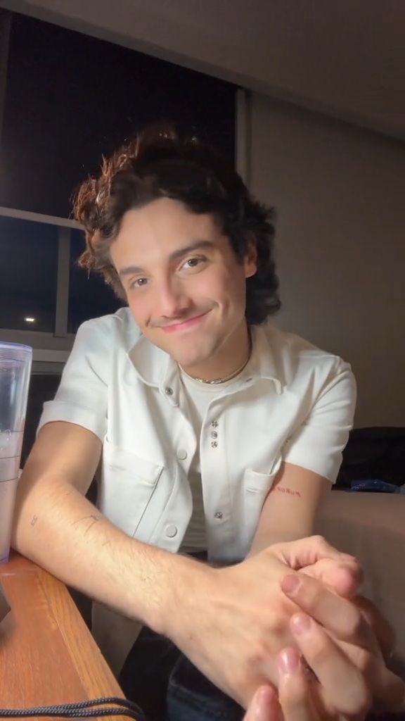 tkmrny_'s tweet photo. Humbe me salvó de este mundo lleno de odio te amo humbe 

HBD HUMBE 💙 https://t.co/wNaTSYMYsN