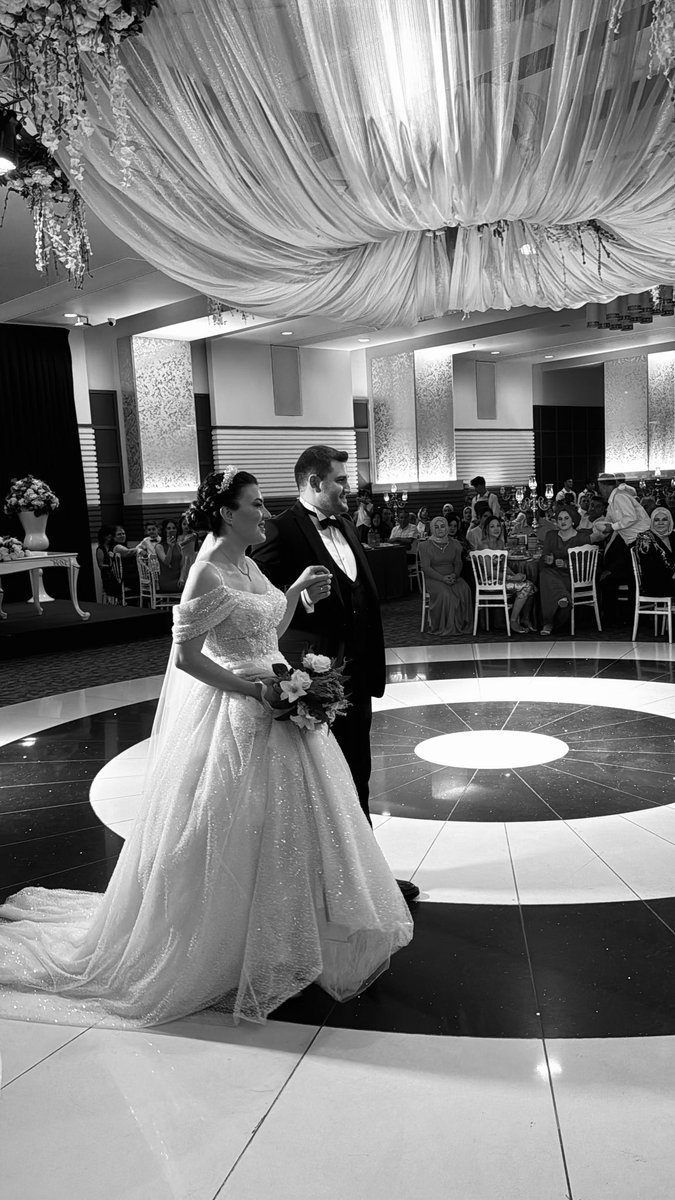 Hızla geçen zamanımsın🖤