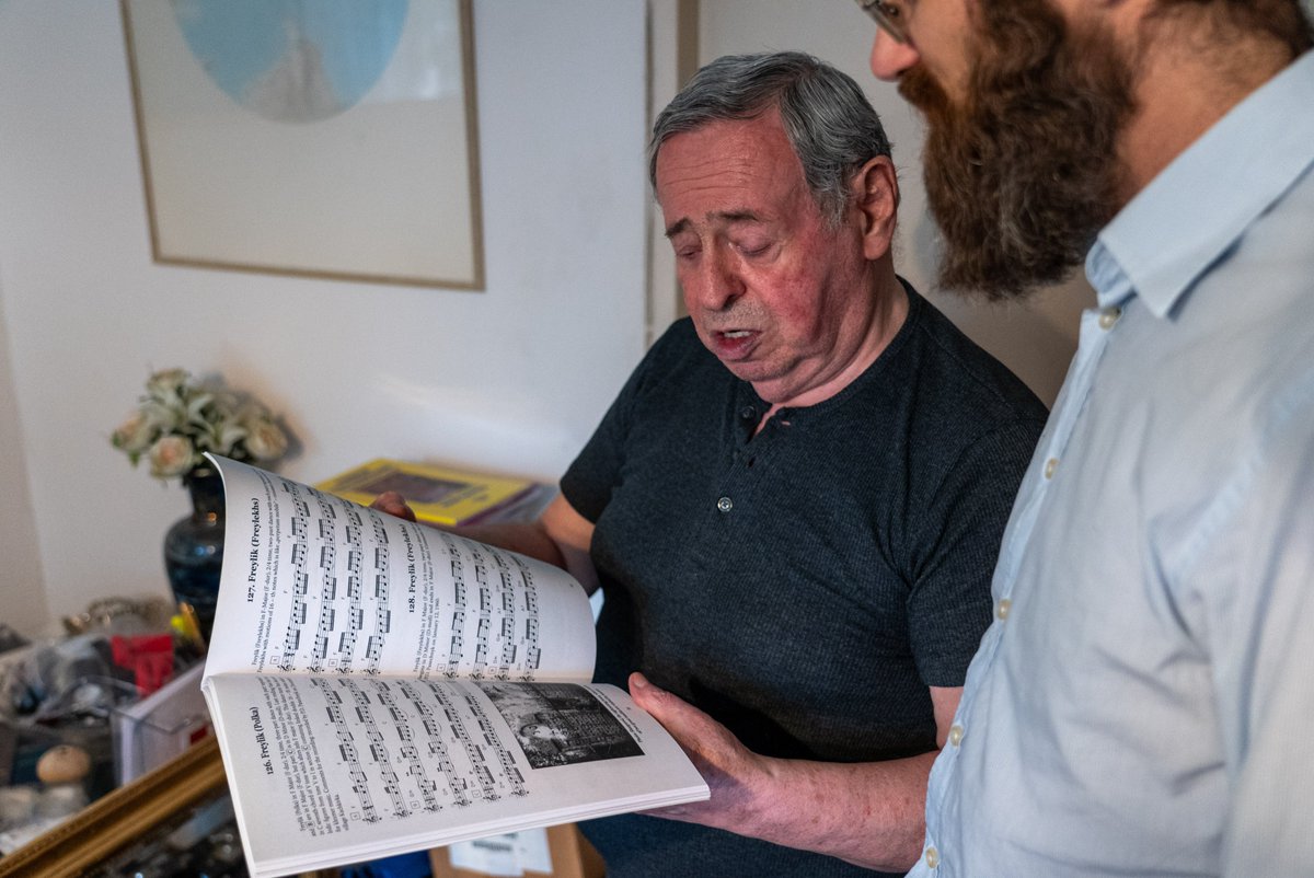 We are mourning the passing of Vienna Klezmer musician and scholar Isaak Loberan, whom our field fellow Philip Schwartz had the honor of interviewing this past May. Koved zayn likhtikn ondenk- honor his brilliant memory.