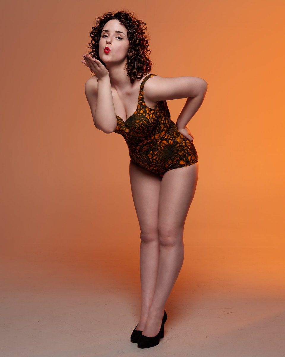 firstadekit's tweet image. Which picture is the best betty boop impression? 1,2,3,4 or 5?

In frame: flo

#fashionmodel #fashionmodelling #fashionphotography #fashionphotoshoot #pinup #pinupgirl #pinupphotography #pinupmodel #pinupphotoshoot #vintagestyle #vintageinspired #westsussexmodel #devonmodel