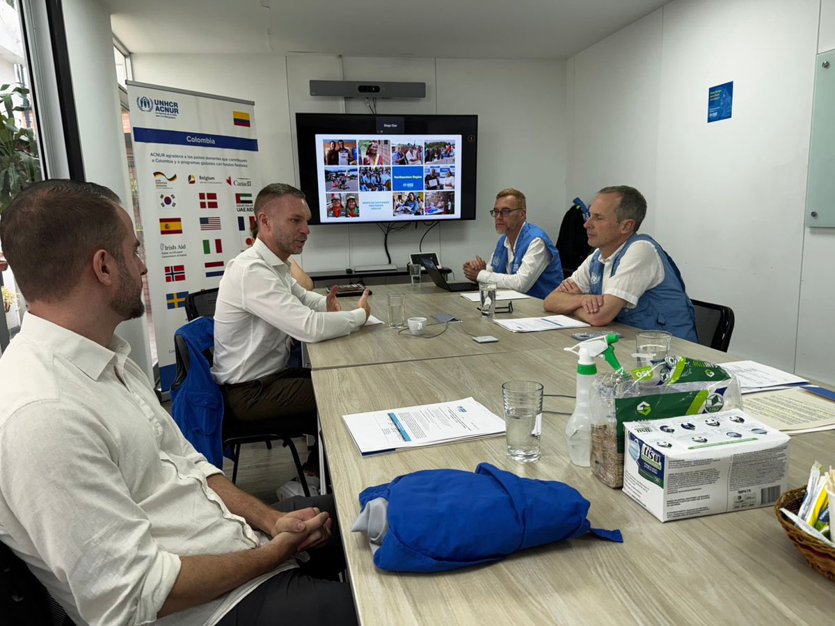 SwedeninCOL's tweet photo. ¡Empezamos semana! La conectividad es clave para el desarrollo 🇨🇴. Hoy desde #Cúcuta con Ministro @ErikSlottner y @AcnurColombia @Ericsson y @MSBse 🇸🇪 visitando puntos de acceso a 🛜 entregados que facilitan registro de refugiados y migrantes 🇻🇪 a Estatuto Temporal de Protección. https://t.co/P2YK4blByi