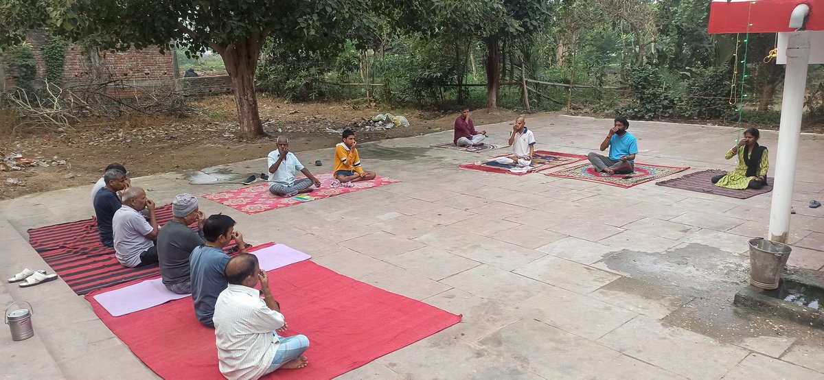 नियमित योग कक्षा सूर्य मंदिर दिनकर घाट जनकपुर मानपुर गया बिहार में अभ्यास करते हुए
