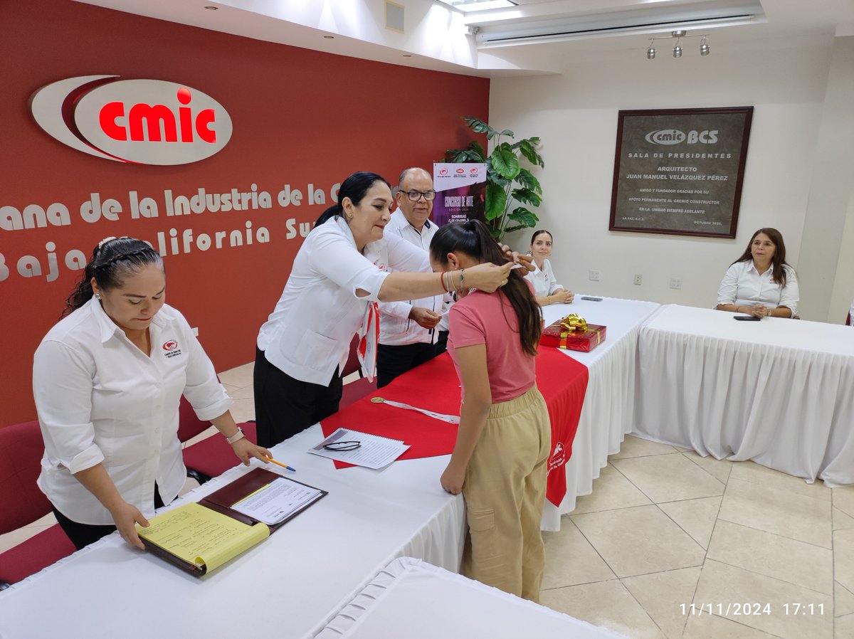 damascmicbcs's tweet photo. El Comité de Damas de CMIC BCS que liderea la Sra. Ramona Araiza Amador en una emotiva ceremonia hizo entrega de los premios y diplomas nacionales a Emy Valentina por el tercer lugar en Categoría A y a Mario Alberto por el primer lugar en Categoría C. Enhorabuena.

#bcs #BCS https://t.co/g68cGzZbW4