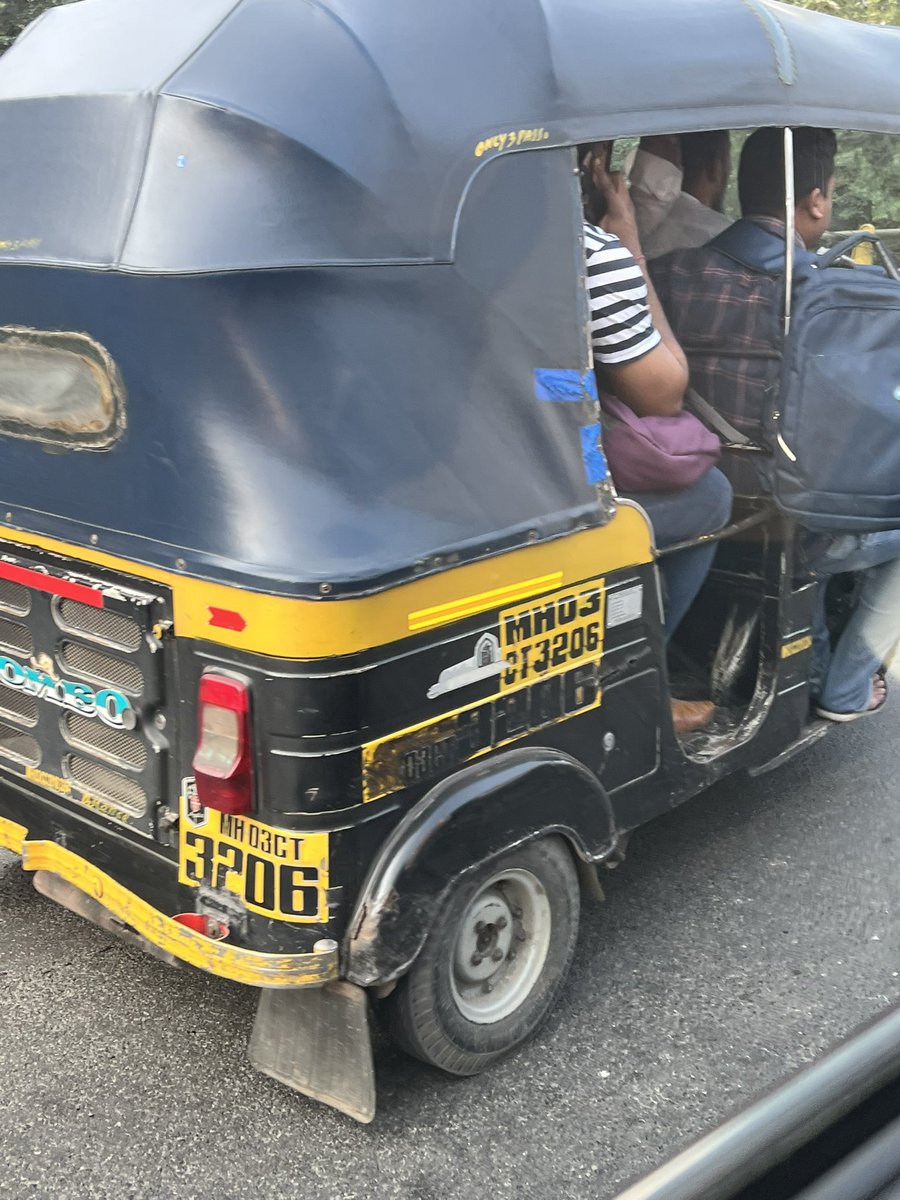 manidube's tweet photo. @MTPHereToHelp Auto having 5 passengers. Driving dangerously. Andheri East Seepz https://t.co/fak7pWO3n9
