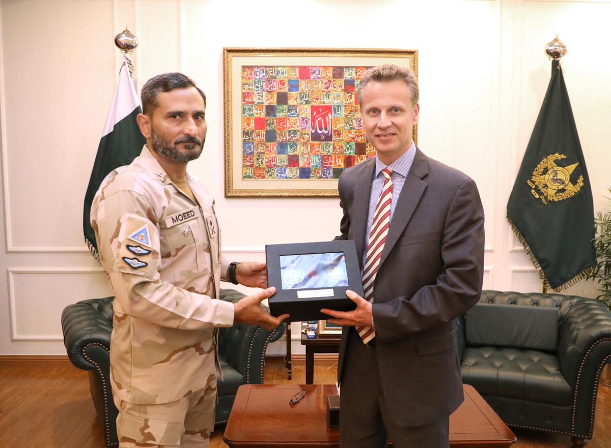 UNODCPakistan's tweet image. New @UNODC  🇵🇰Country Representative, @troels_vester, meets DG ANF, Maj Gen Abdul Mooed HI (M). 🙏 @anfpak for support, they unite against transnational crime &amp;amp; tackle synthetic drugs challenge. Key focus: drugs demand reduction &amp;amp; safer communities! #Drugs #Transnational #Crime