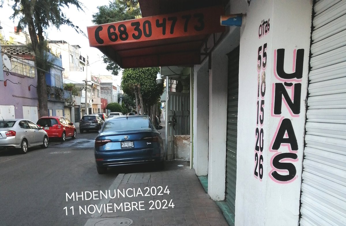 MHdenuncia's tweet photo. @elmaugarcia @UCS_GCDMX @PabloVazC Ahí están otros #Banqueteros, @ClaraBrugadaM ¡Urge regular el uso de #banquetas como lo que son, un espacio de seguridad para peatones, ni autos, ni motocicletas, ni patines, ni bicicletas en las banquetas #CDMX https://t.co/drbaAlOzlI