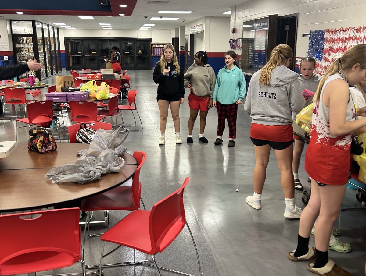 PiquaGirlsHoops's tweet photo. Lady Indians fill boxes for Shoebox Christmas tonight where they filled another 34 shoeboxes this year. This is one of our Memorial Days! Doing things to make good memories for others! 34 children will now get to have some great Christmas memories again this year!
#TheIndianWay https://t.co/F5zoDTKfFn
