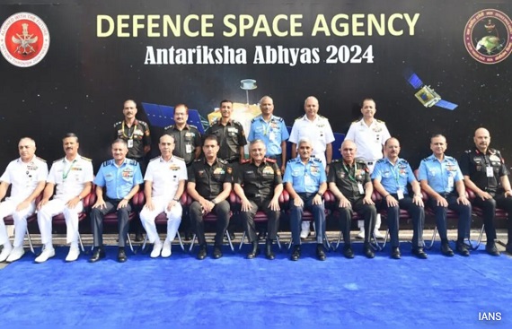 SINewsUpdates's tweet photo. India's First Space Drill, 'Antariksha Abhyas 2024' Targets Space Security
Read More: https://t.co/ZtYl7d07bj
#AntarikshaAbhyas2024 #DefenceSpaceAgency #spaceexploration #nationalstrategicobjectives https://t.co/TbmdbyflB6