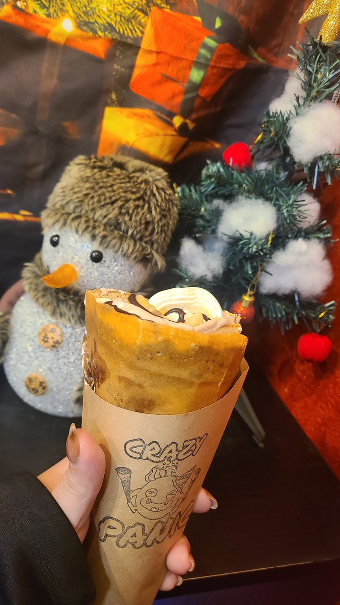 RSaky0's tweet photo. クレープジョーカーでクレープ食べてきた😊
生地がパリパリで美味しかった😋🍴 https://t.co/izN5aFH3l7