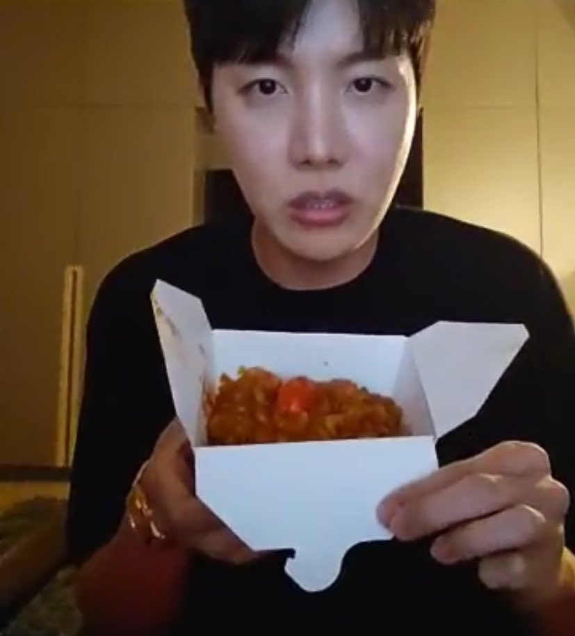 CYPHERS_DDAENG3's tweet photo. hobi having food from restaurant name HEALTHY ORGANIC POSITIVE EATING - 
 H.O.P. E 

🔗: https://t.co/EUxdlZBaNN https://t.co/W0LLotXbhX