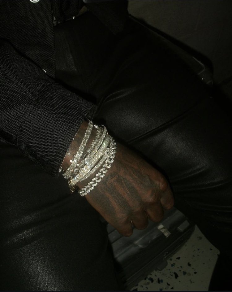 SahBabii tweet media
